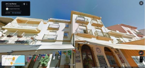 Edificio María Piña La Carihuela Calle los Perros